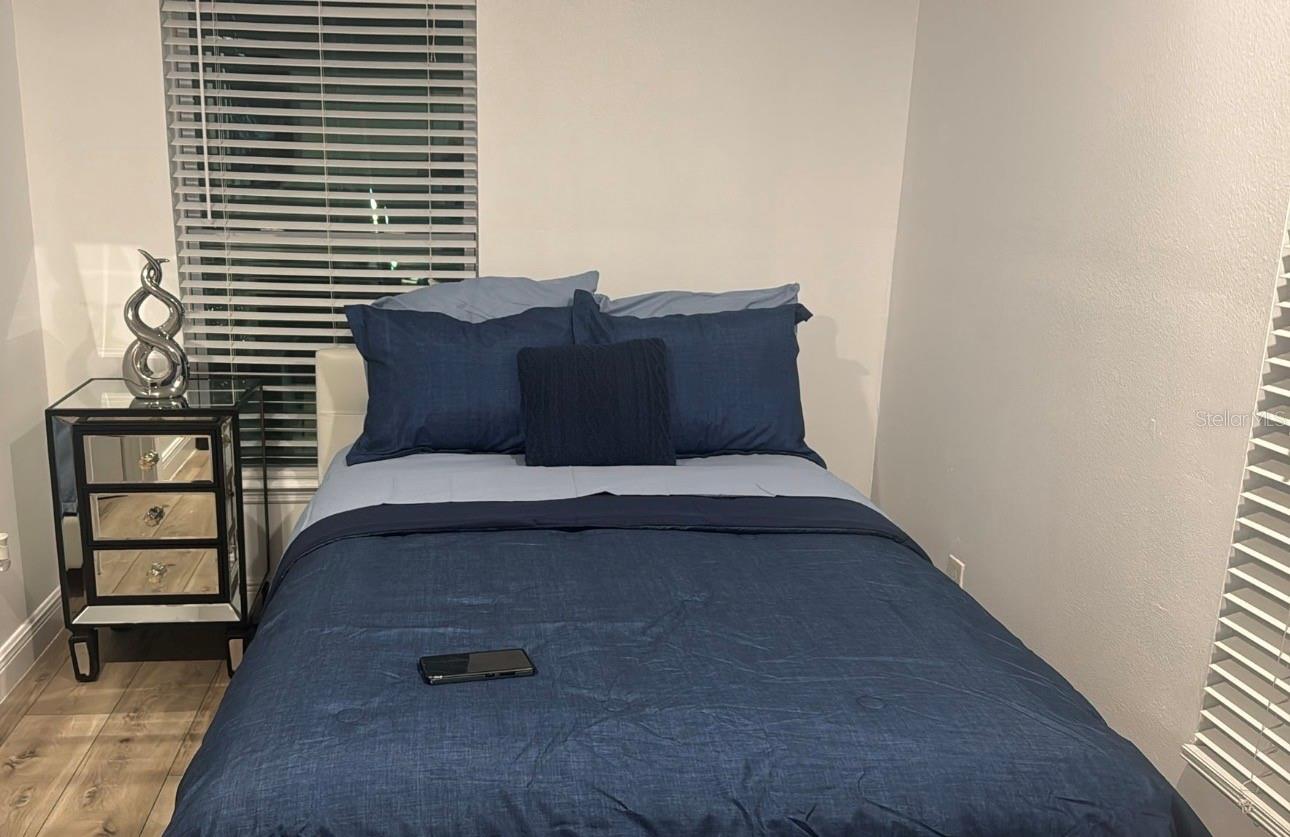 Image 11 of 20 For 2302 Rochelle Avenue 1