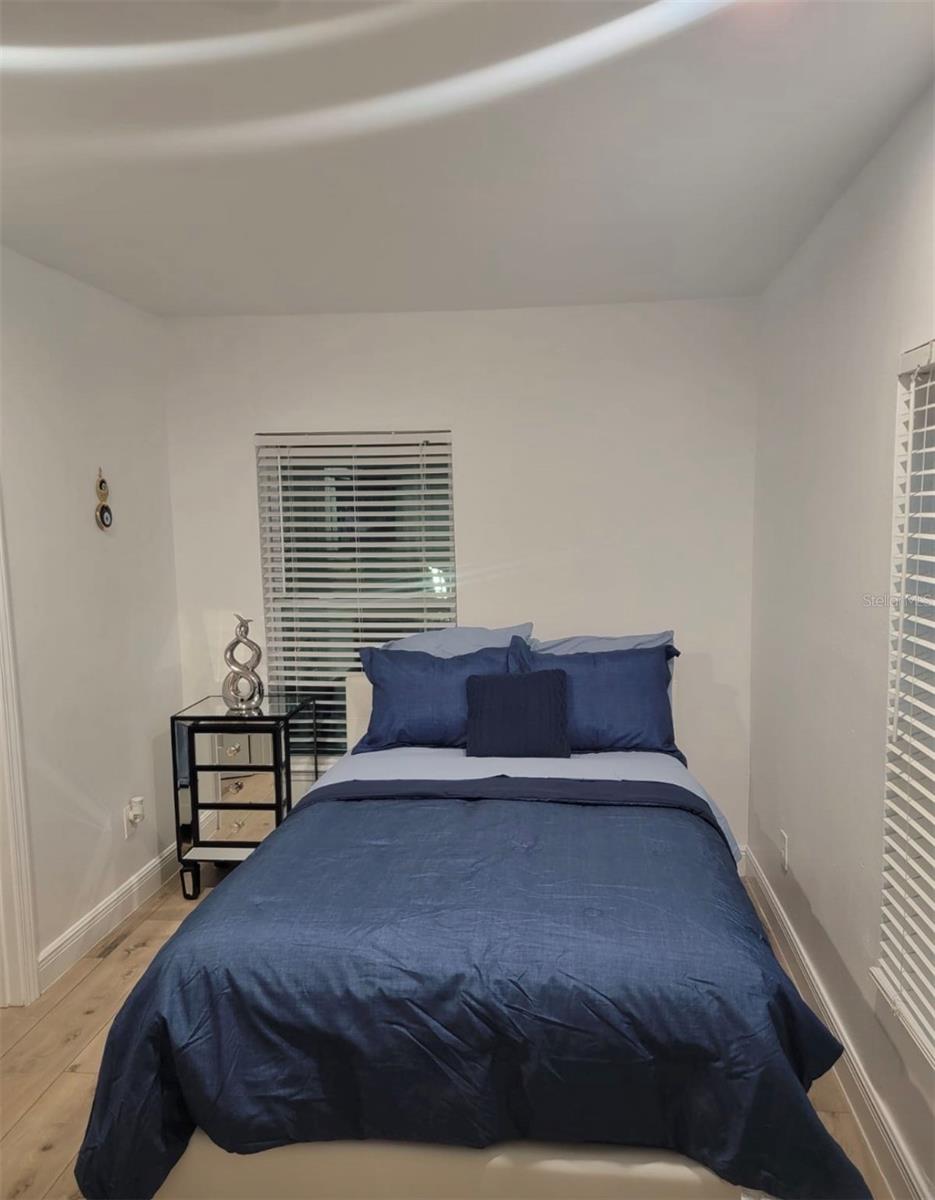 Image 12 of 20 For 2302 Rochelle Avenue 1