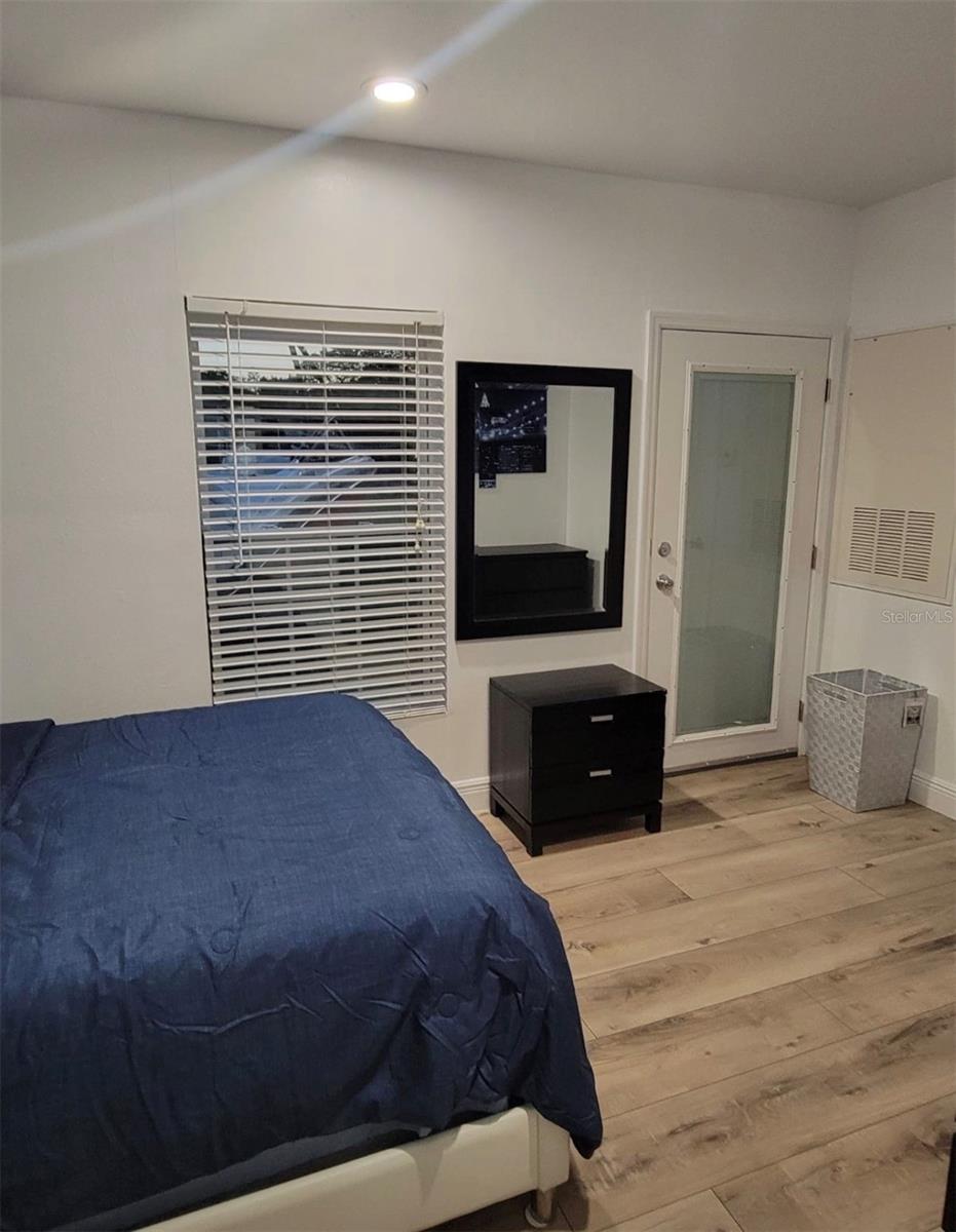 Image 13 of 20 For 2302 Rochelle Avenue 1