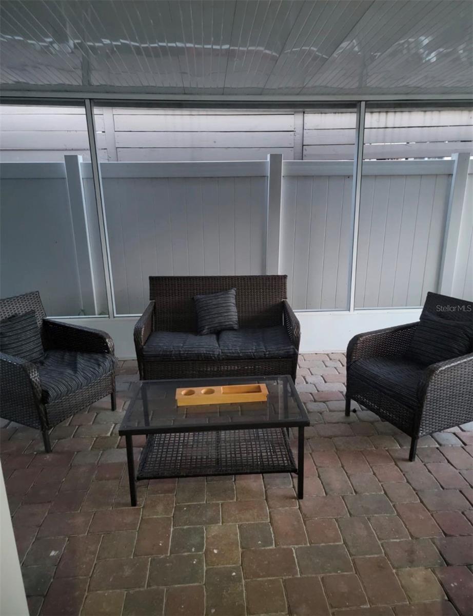 Image 2 of 20 For 2302 Rochelle Avenue 1