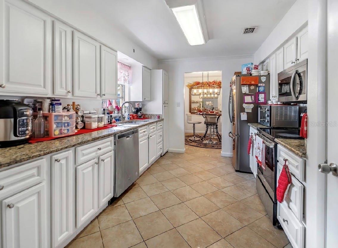 Image 3 of 25 For 5516 Sedgefield Street