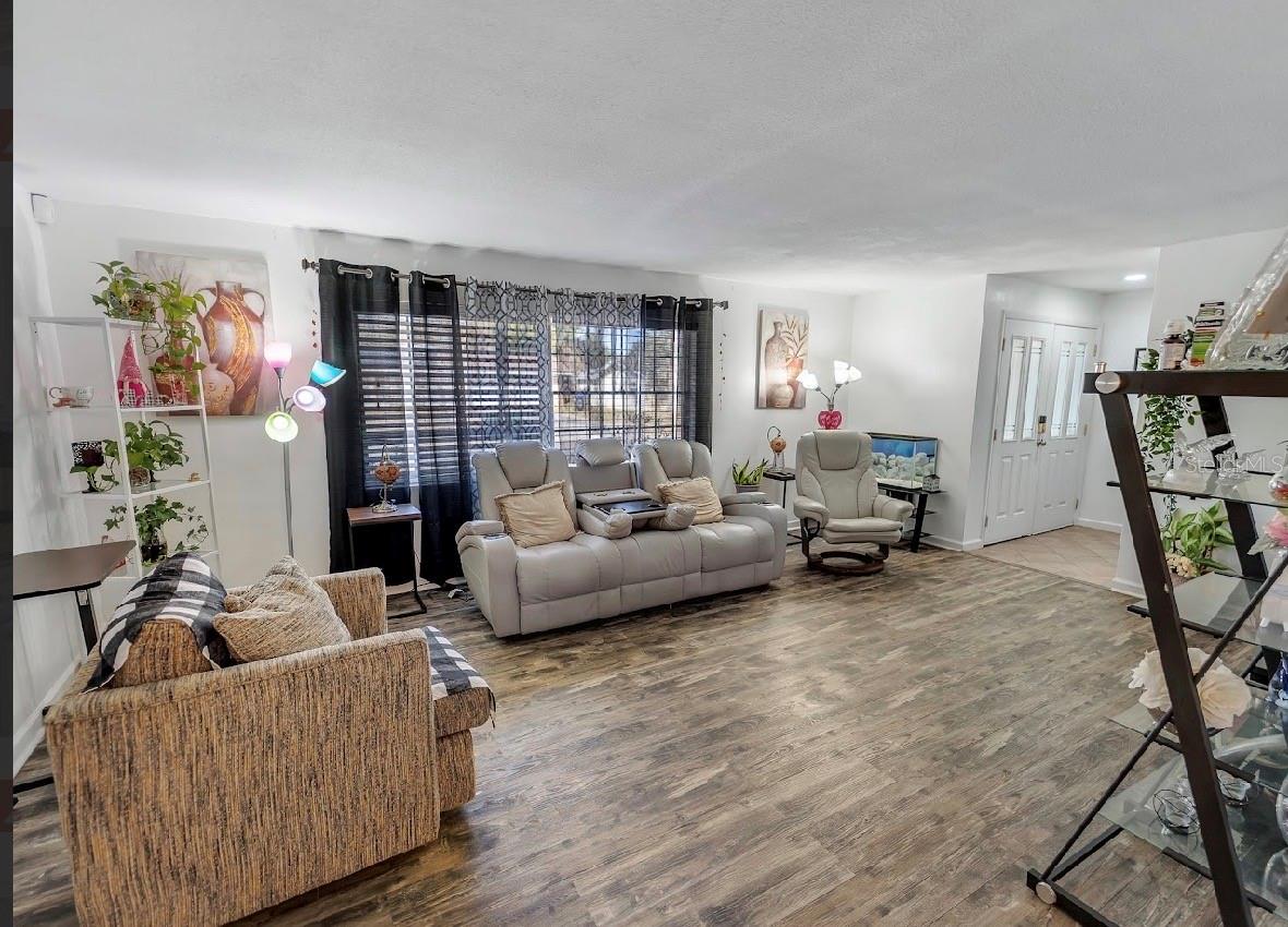 Image 5 of 25 For 5516 Sedgefield Street