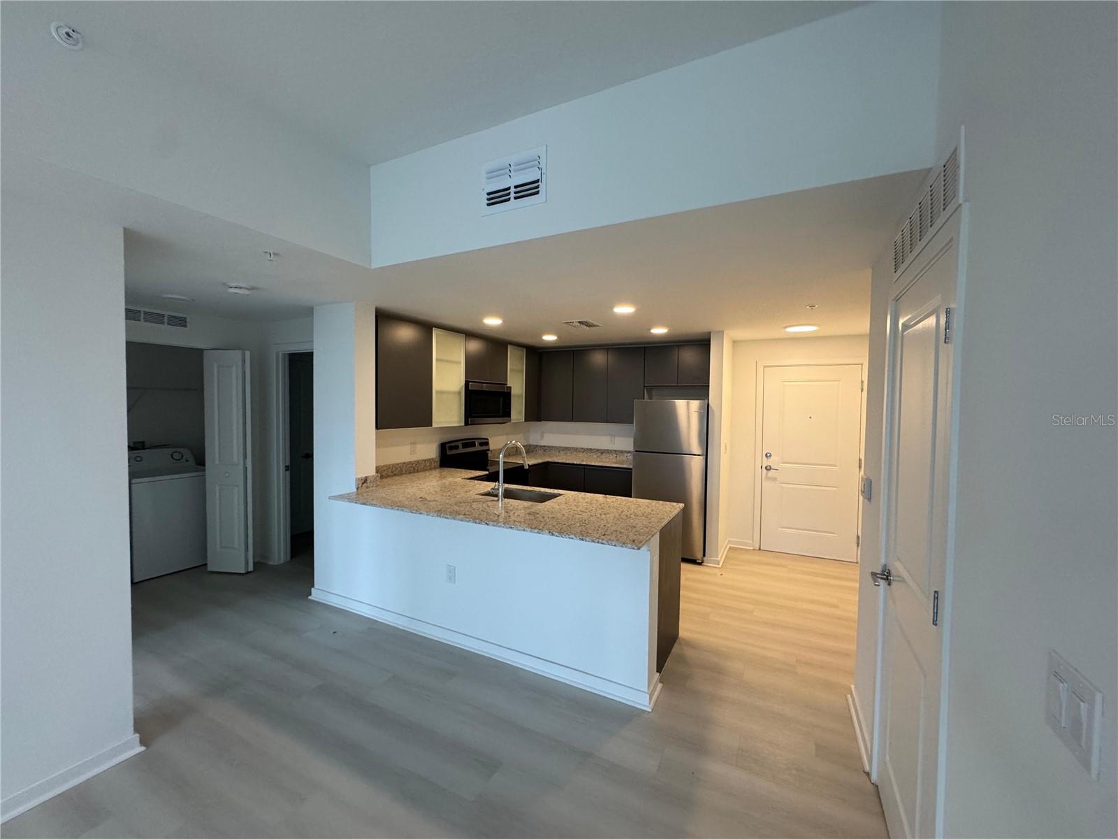 Image 4 of 28 For 5579 Millenia Park Blvd # 124  124