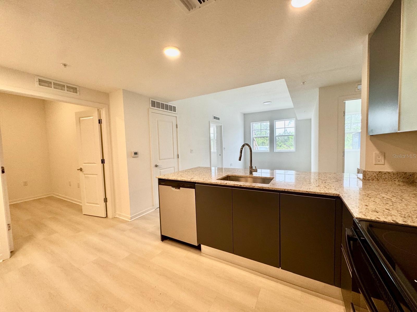 Image 7 of 28 For 5579 Millenia Park Blvd # 124  124