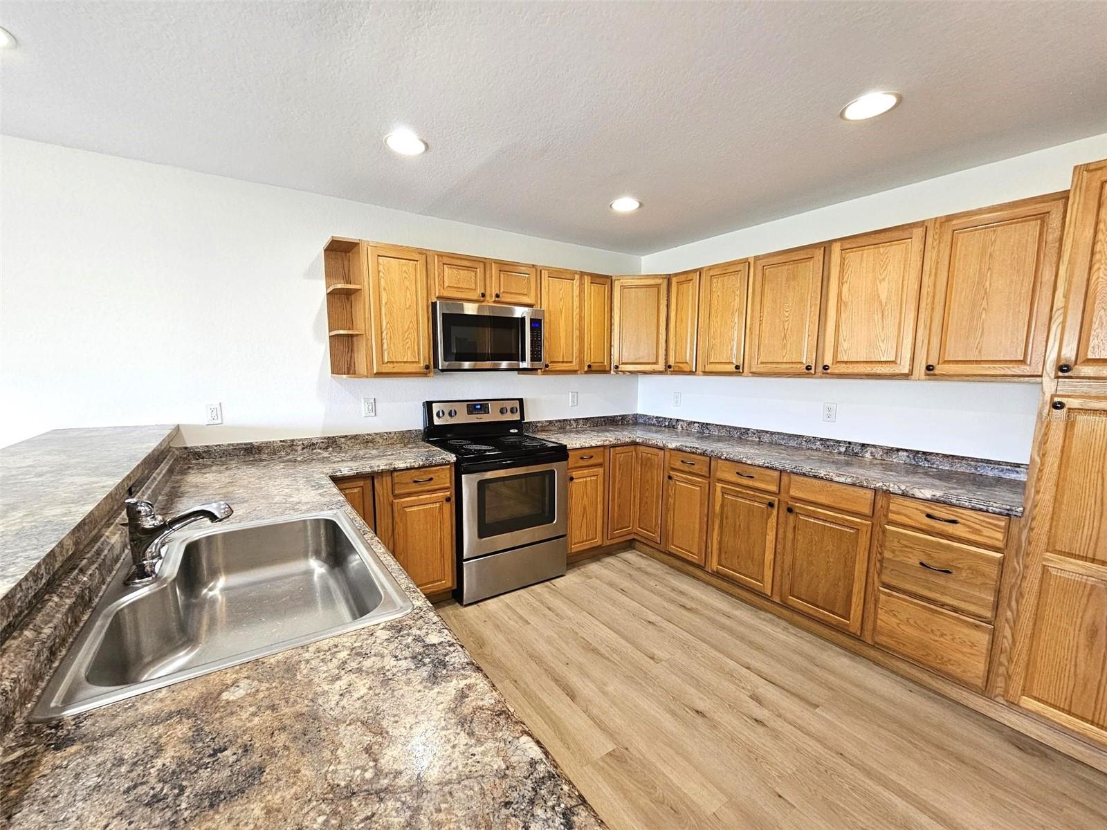 Image 9 of 18 For 9458 Anita Avenue A