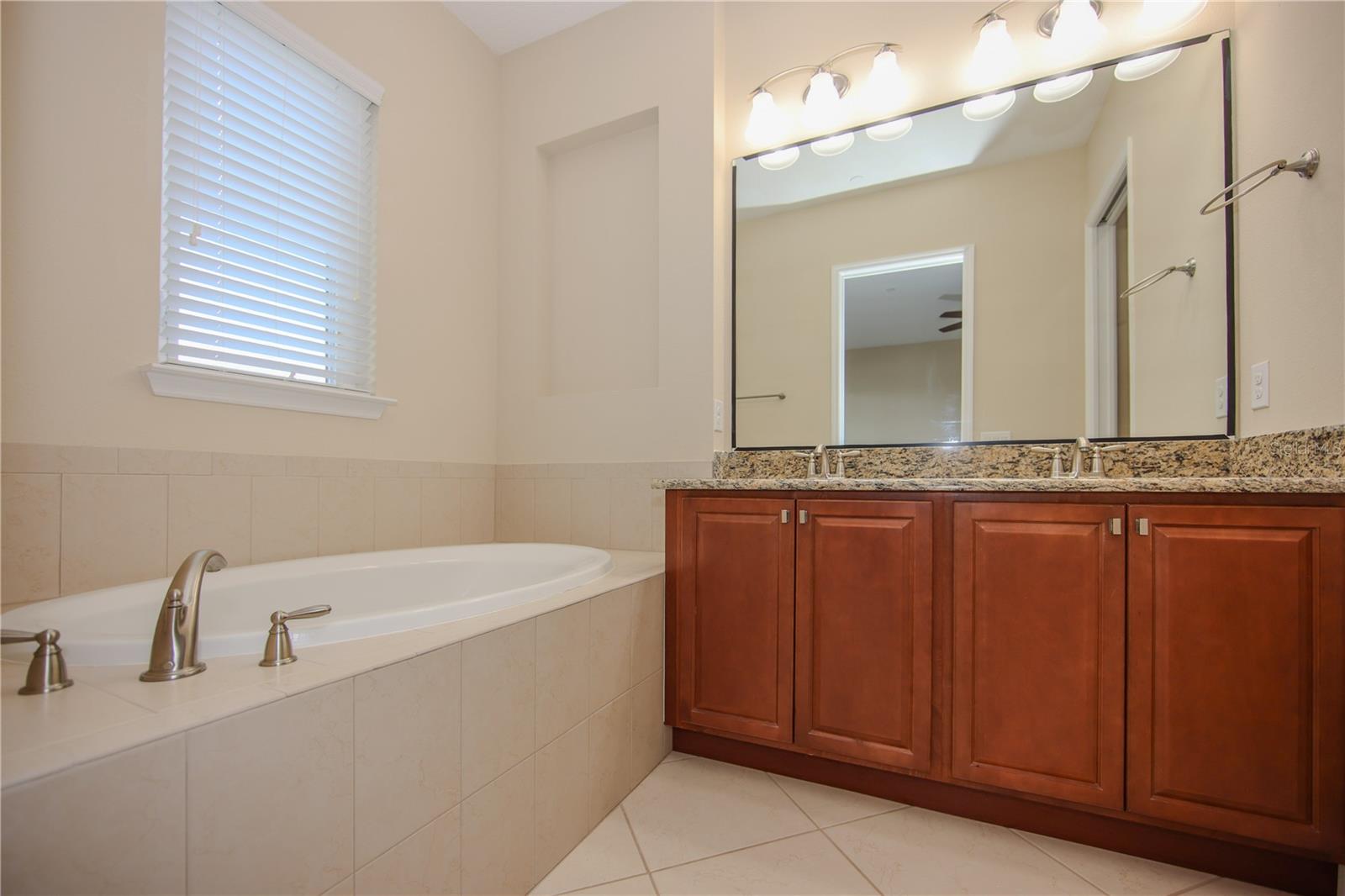 Image 14 of 21 For 13783 Benavente Avenue