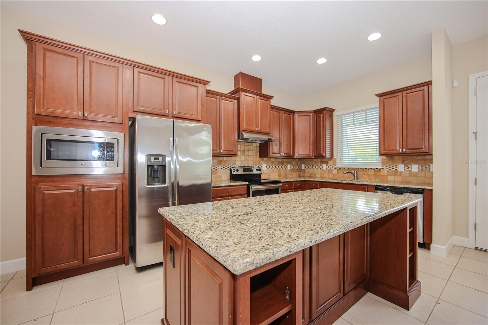 Image 4 of 21 For 13783 Benavente Avenue