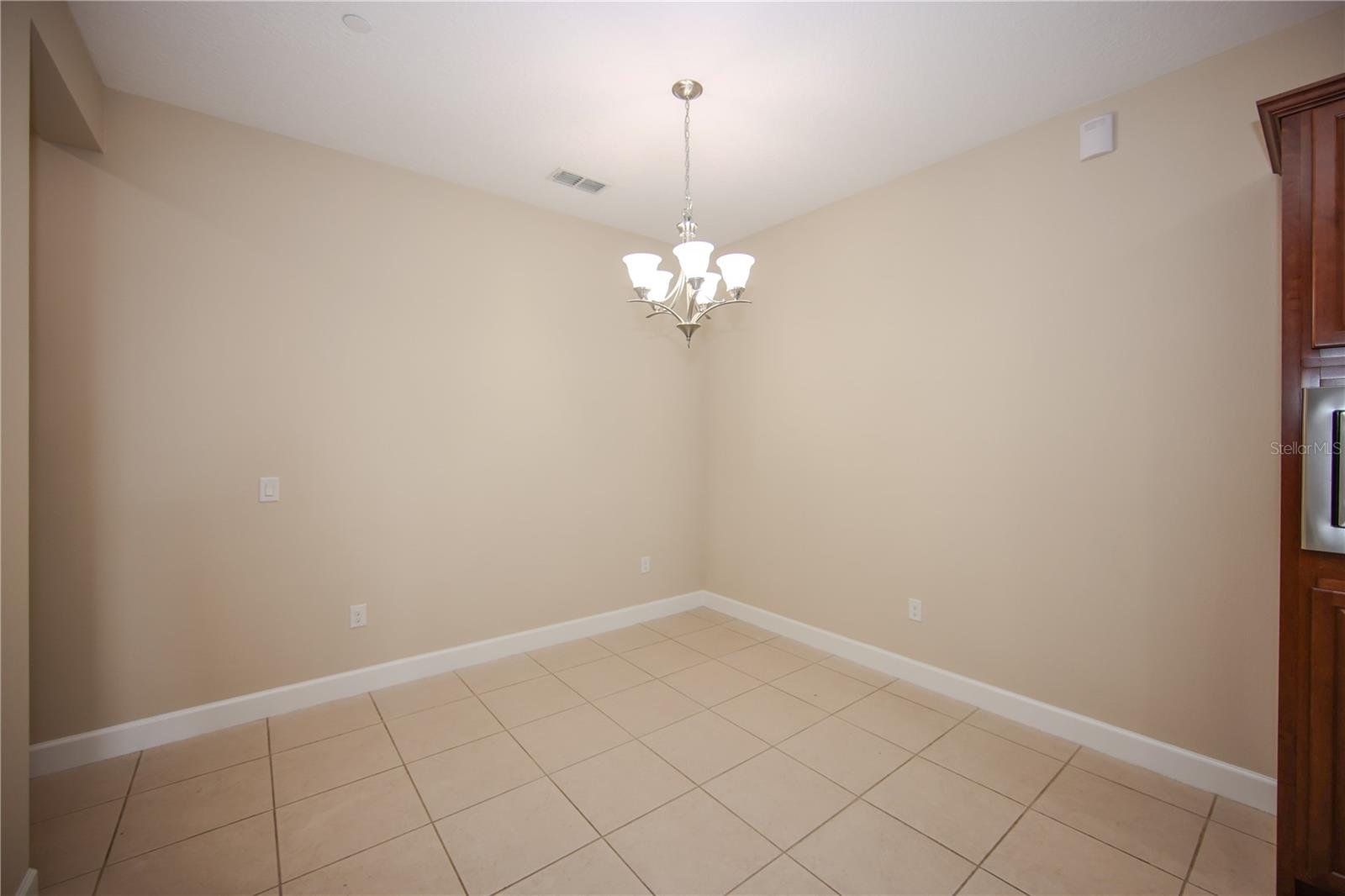 Image 5 of 21 For 13783 Benavente Avenue