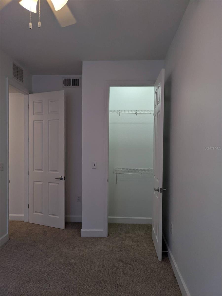 Image 18 of 28 For 2080 Heritage Key Boulevard