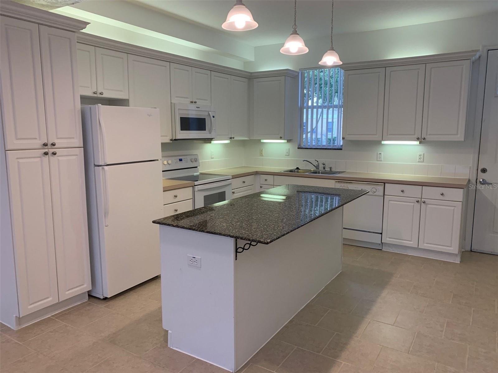 Image 7 of 28 For 2080 Heritage Key Boulevard