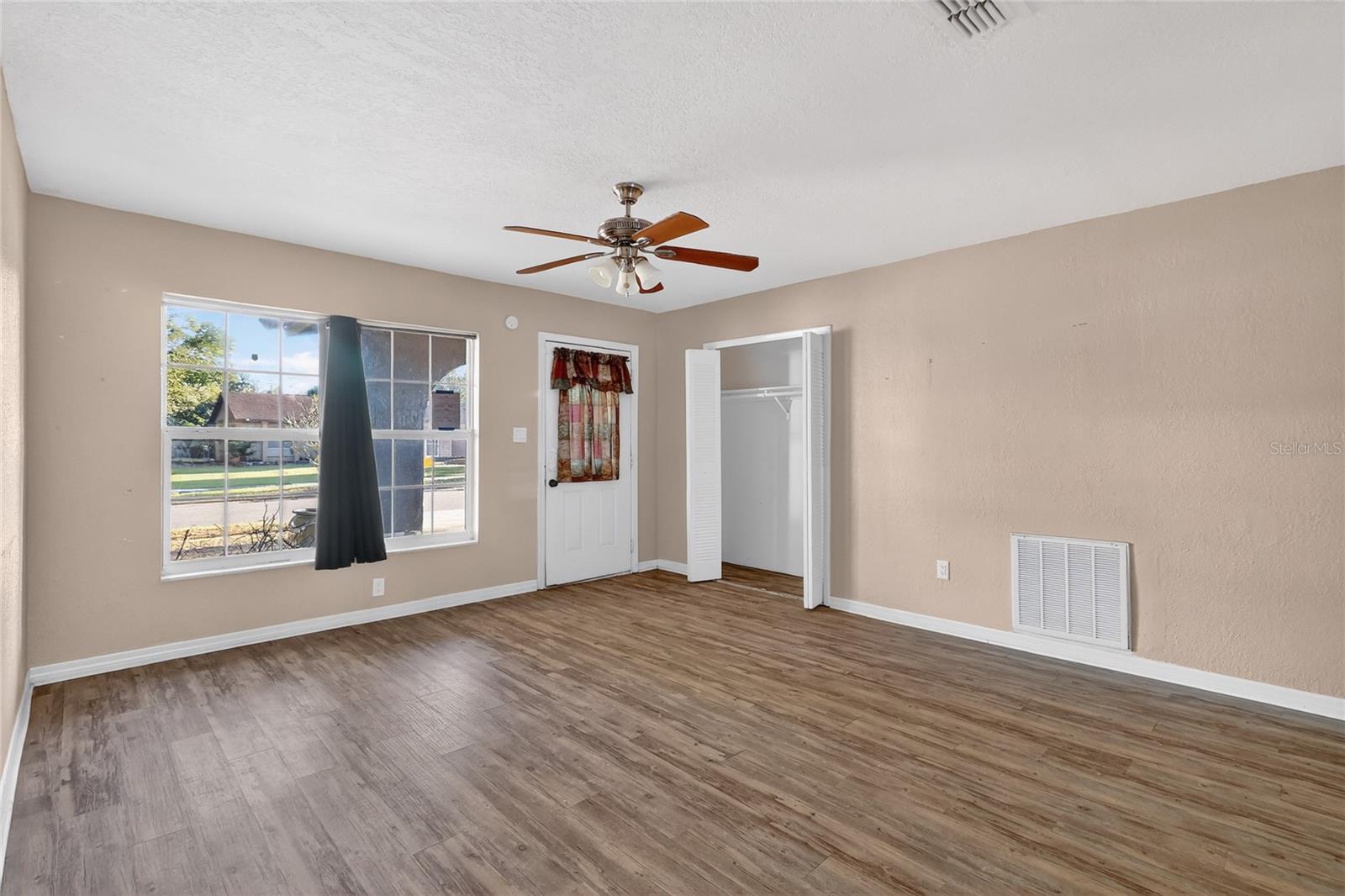 Image 10 of 48 For 2715 Elmhurst Circle