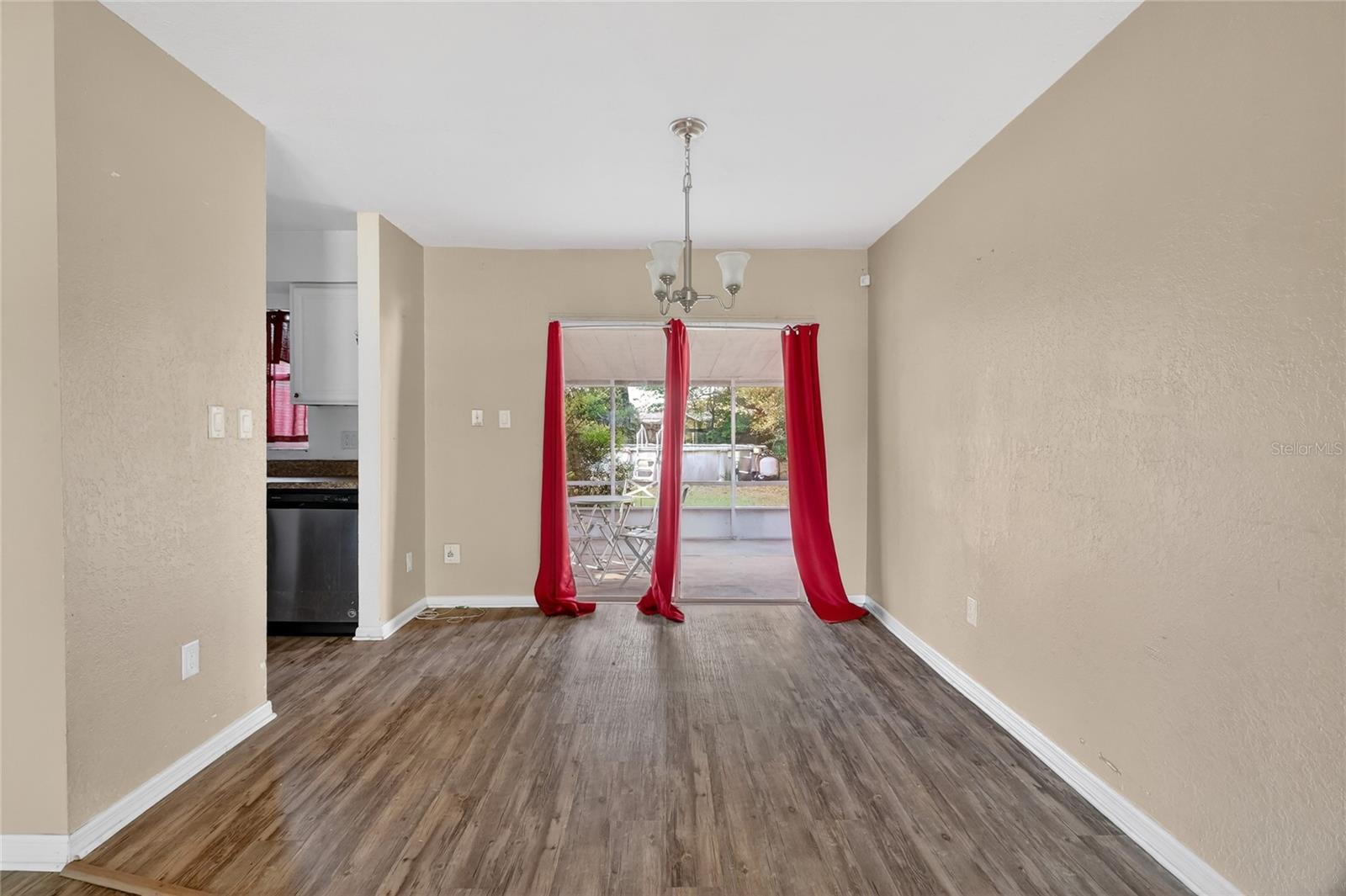 Image 11 of 48 For 2715 Elmhurst Circle