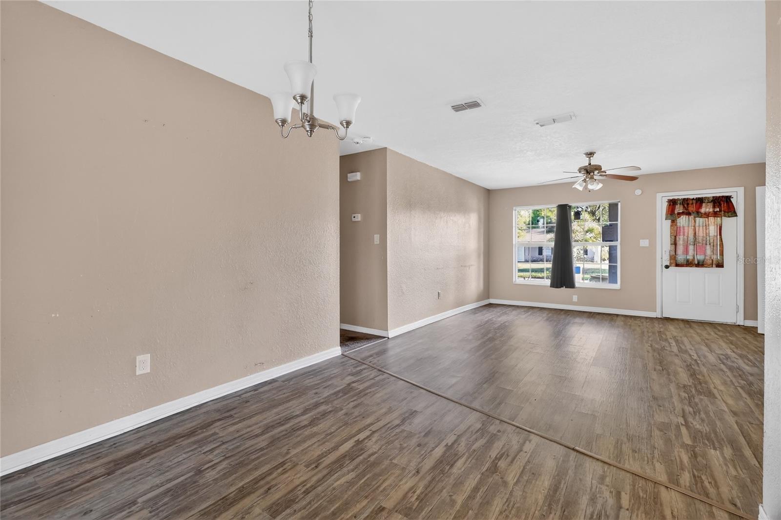 Image 14 of 48 For 2715 Elmhurst Circle