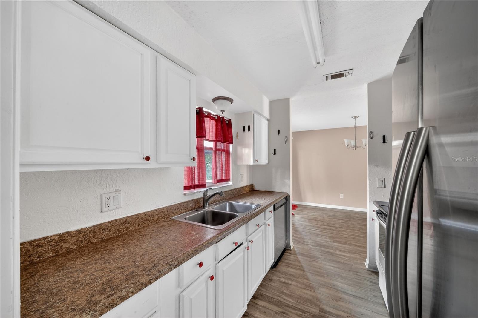 Image 15 of 48 For 2715 Elmhurst Circle