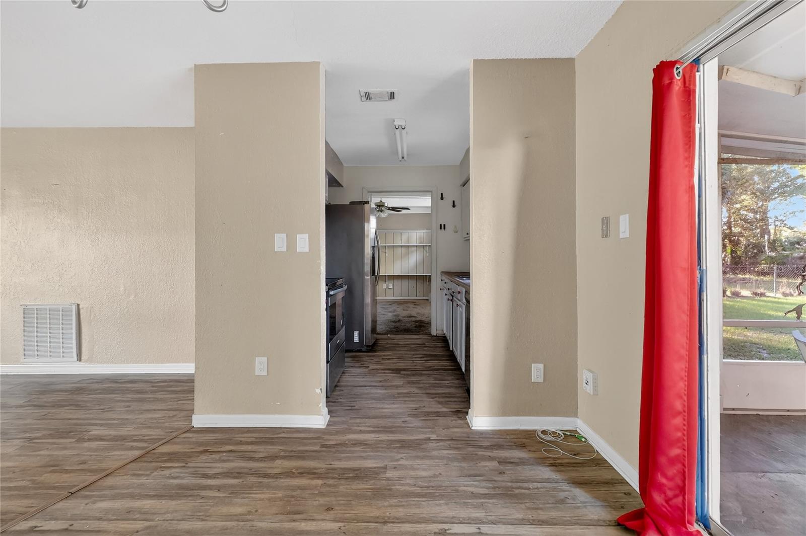 Image 16 of 48 For 2715 Elmhurst Circle