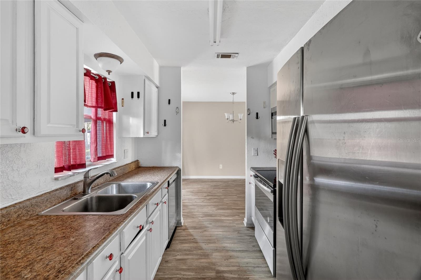 Image 22 of 48 For 2715 Elmhurst Circle