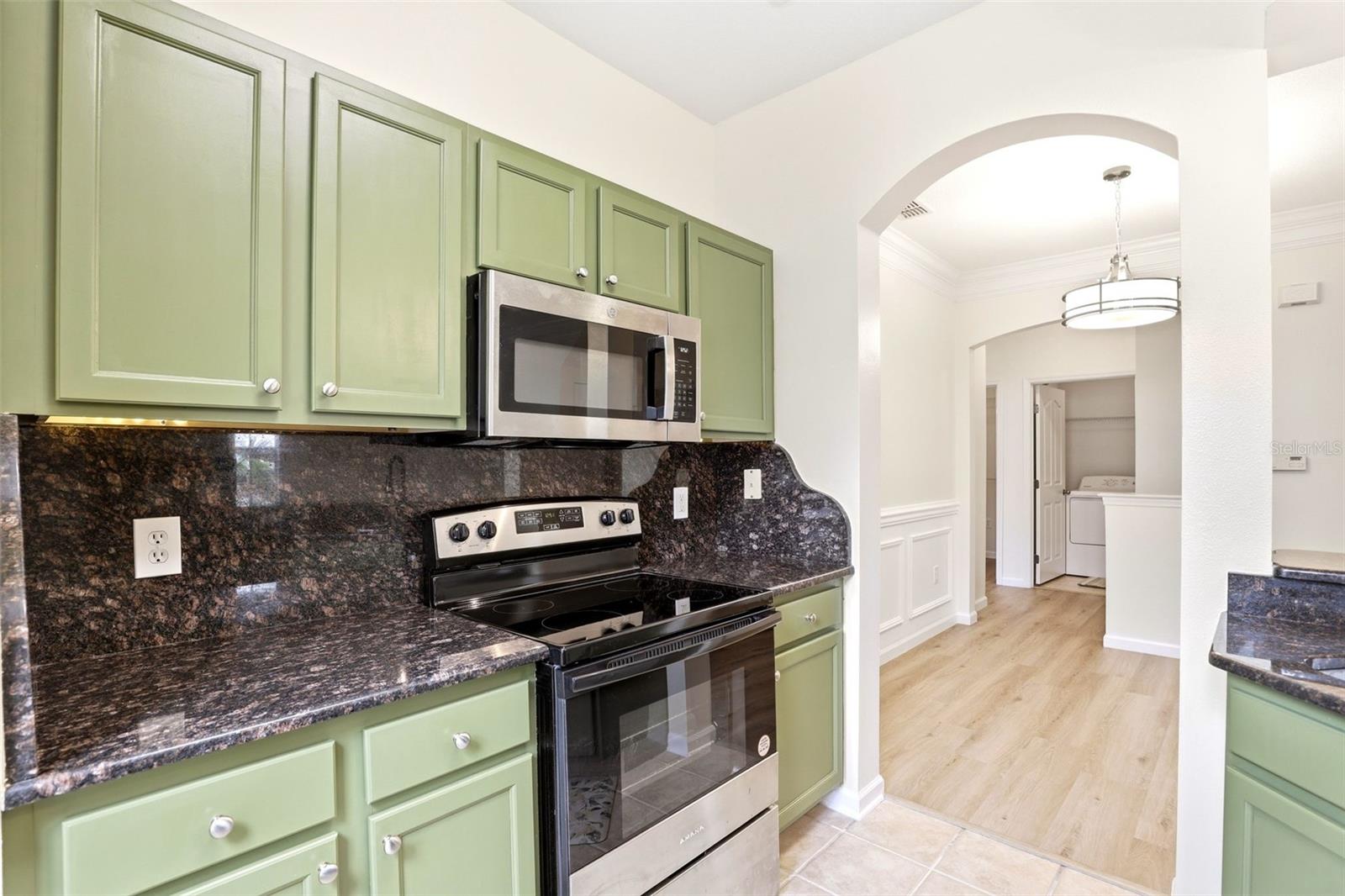 Image 14 of 41 For 6010 Newport Lane 103