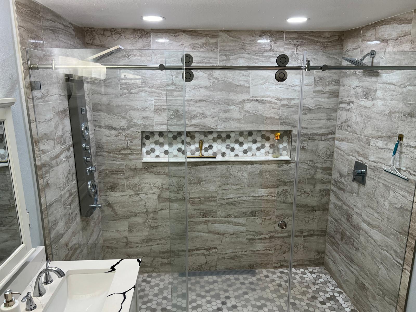 Image 22 of 36 For 1756 Tanglewood Drive