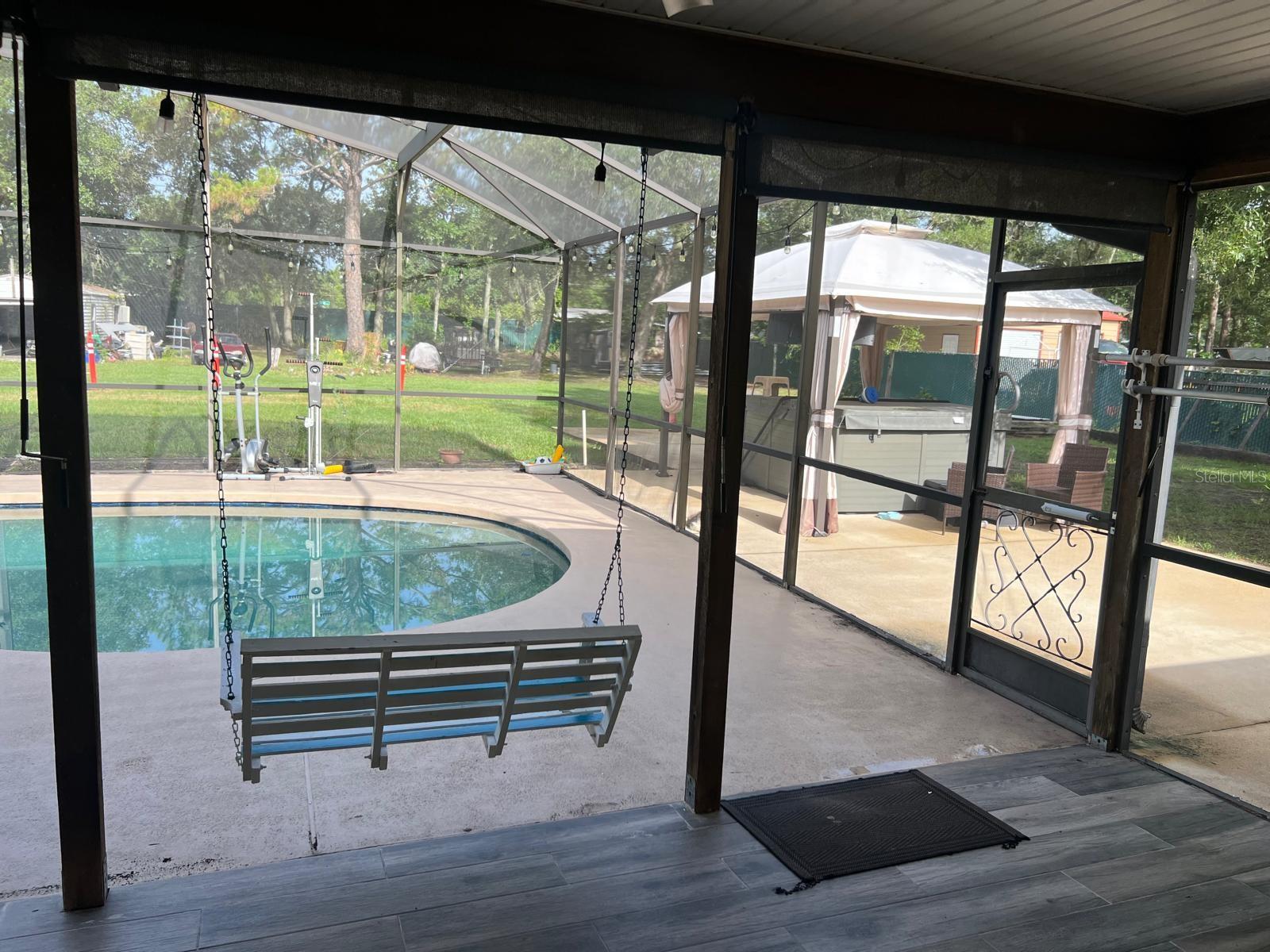 Image 32 of 36 For 1756 Tanglewood Drive