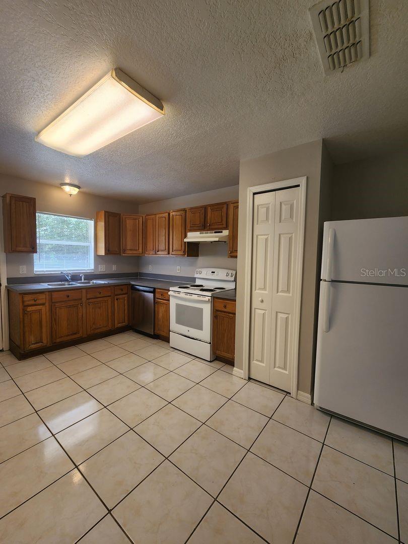 Image 12 of 21 For 319 Baccarat Court A