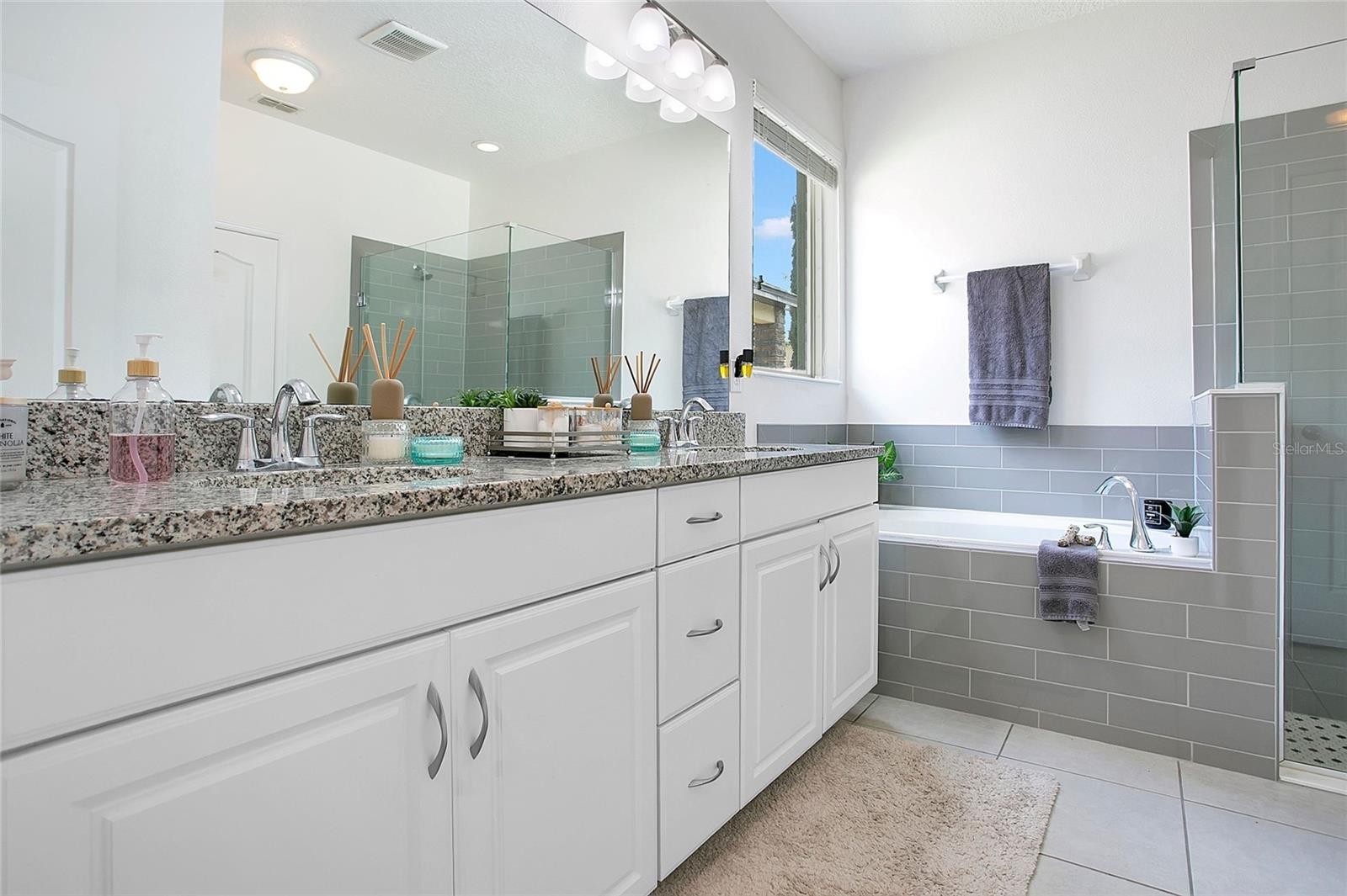 Image 11 of 25 For 5149 Ravena Avenue E