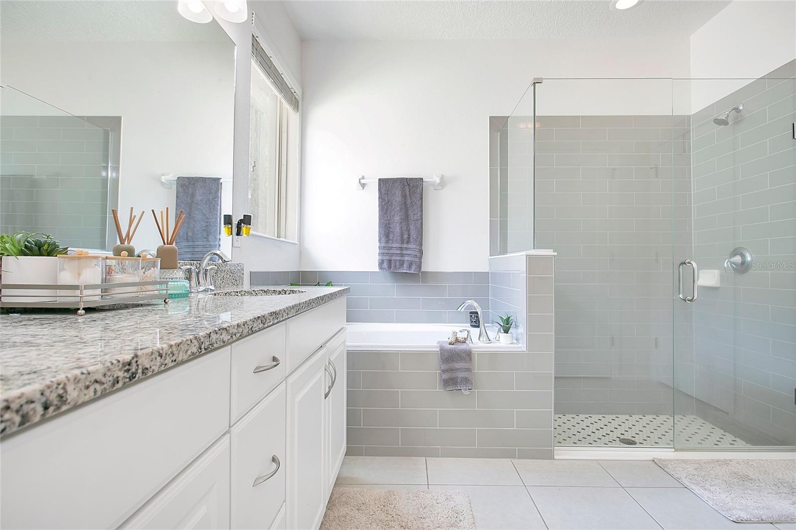 Image 12 of 25 For 5149 Ravena Avenue E