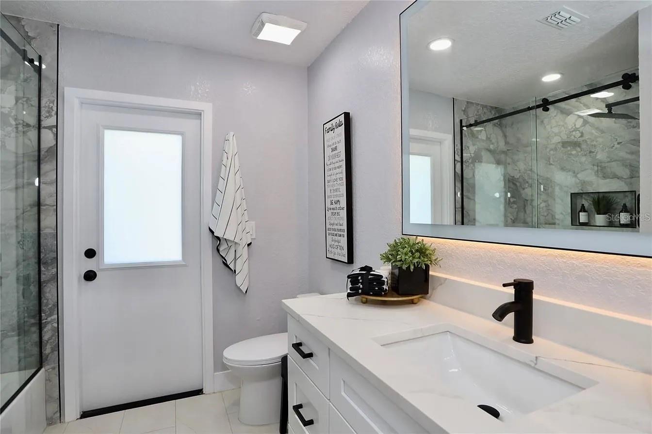 Image 15 of 44 For 2913 Eagle Lake Drive