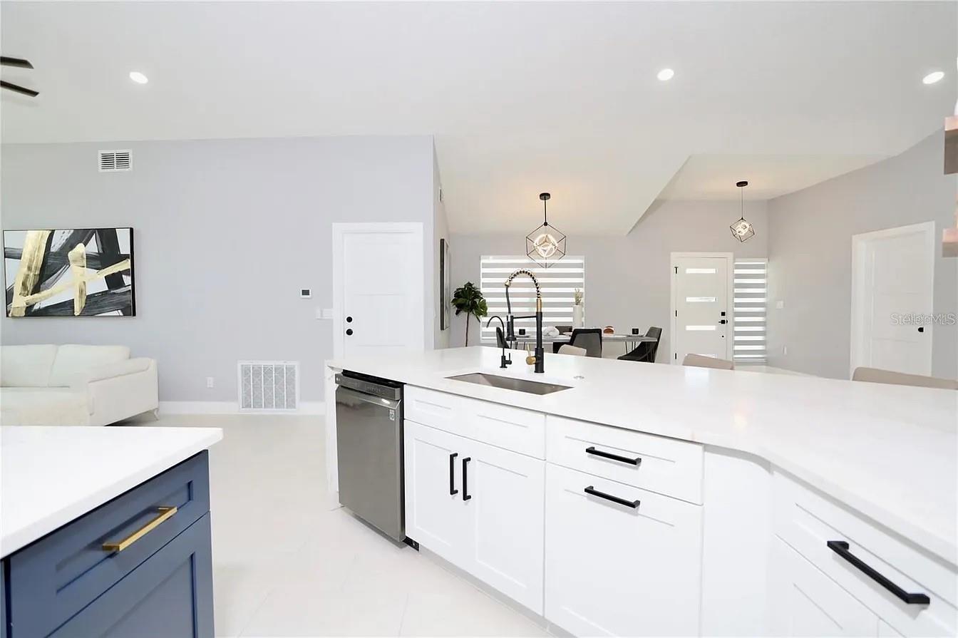 Image 26 of 44 For 2913 Eagle Lake Drive