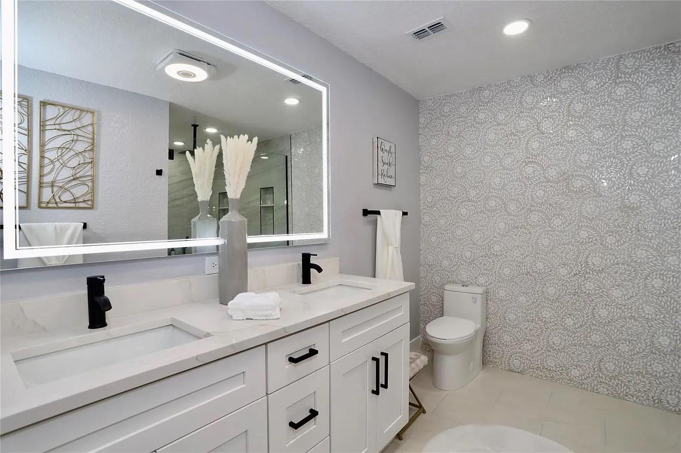 Image 31 of 44 For 2913 Eagle Lake Drive