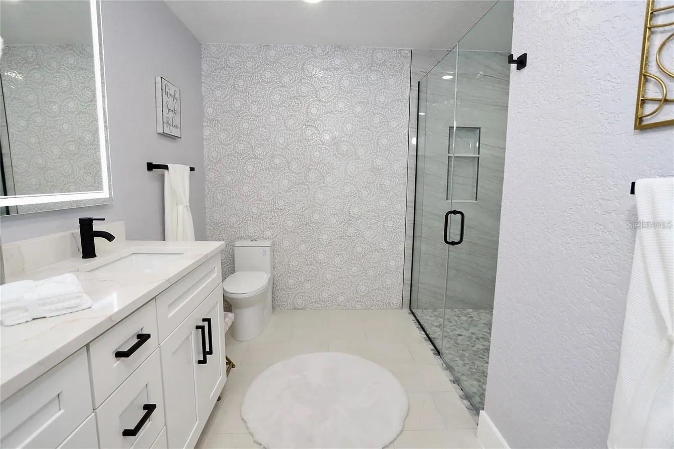 Image 32 of 44 For 2913 Eagle Lake Drive