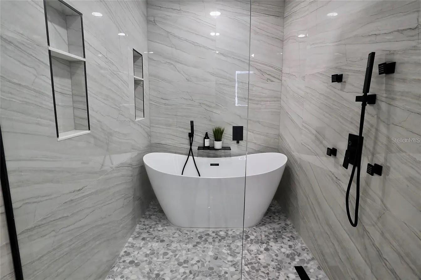 Image 34 of 44 For 2913 Eagle Lake Drive