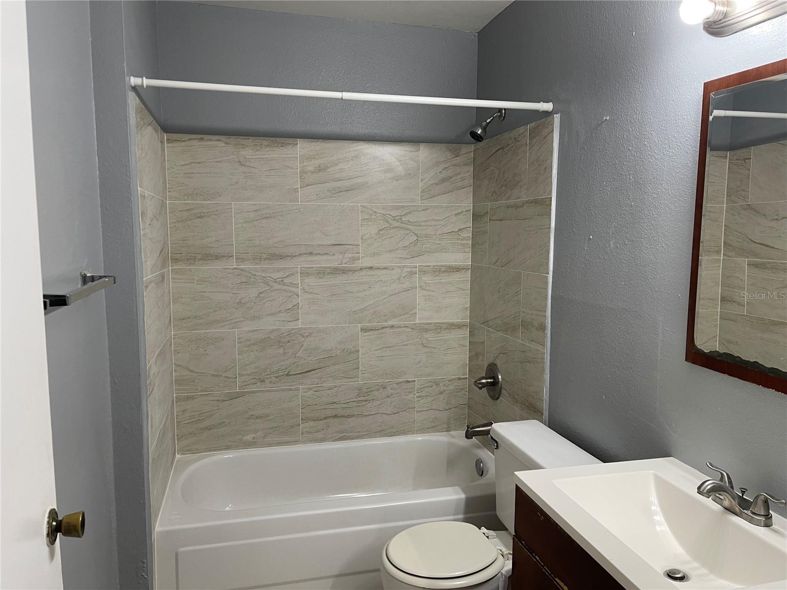 Image 5 of 10 For 3004 Parkway Boulevard 103