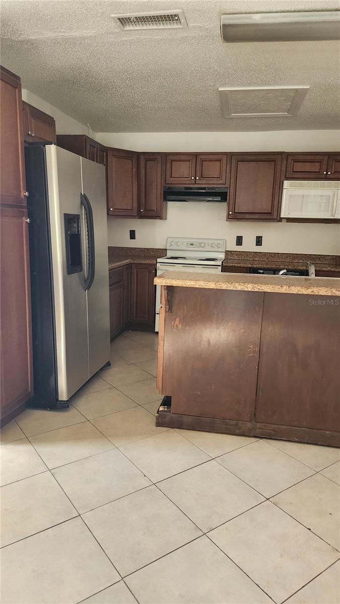 Image 4 of 11 For 5015 Edmee Circle