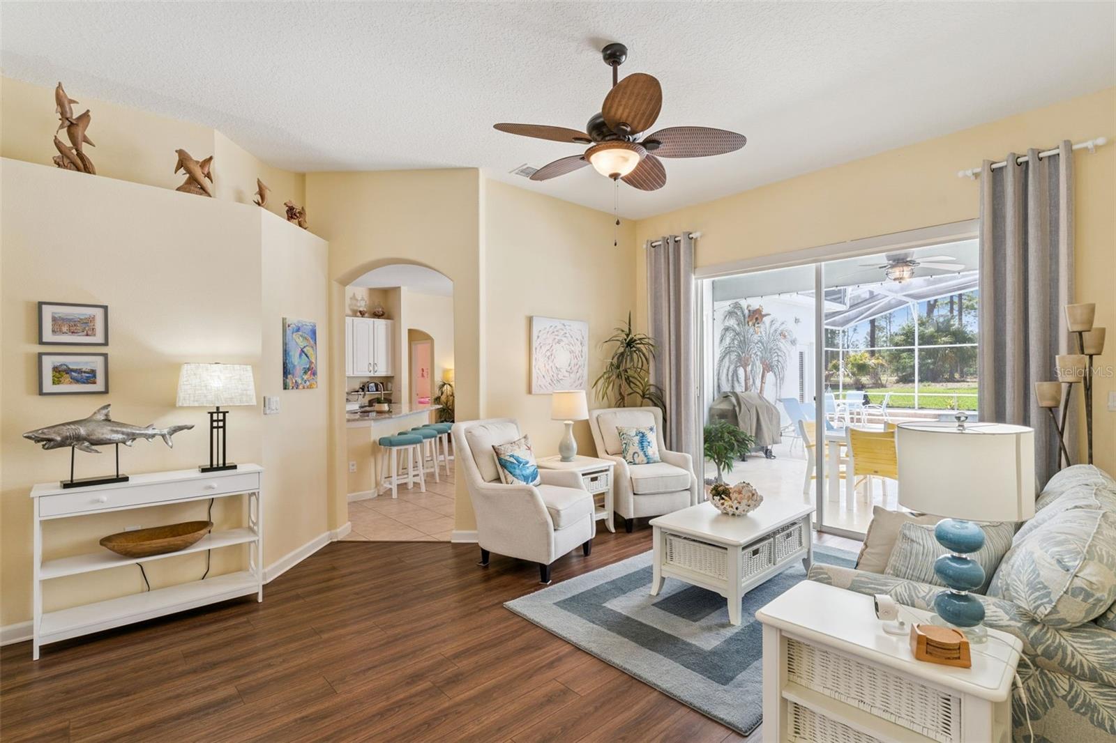 Image 13 of 57 For 331 North Hampton Dr