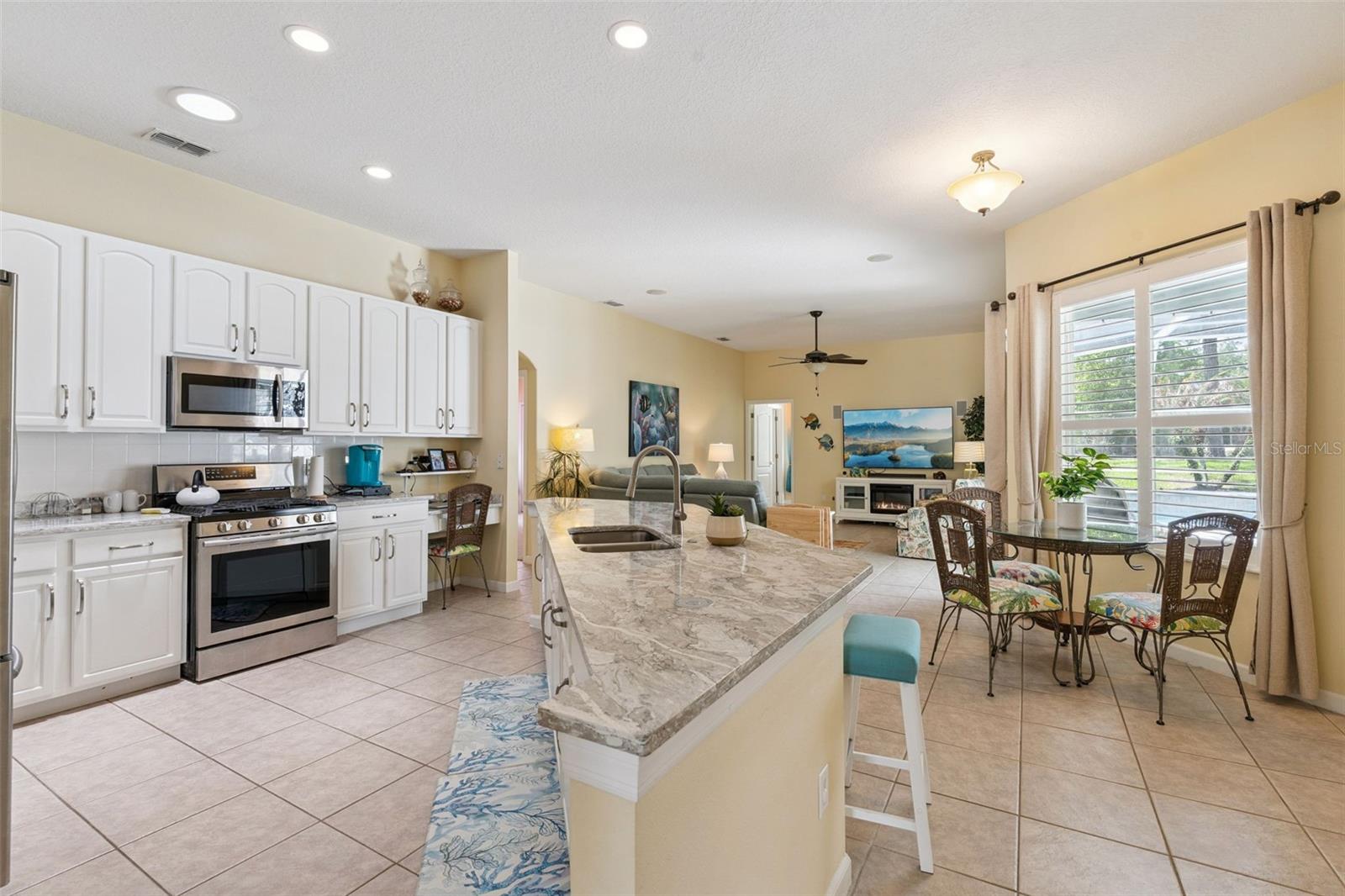 Image 15 of 57 For 331 North Hampton Dr