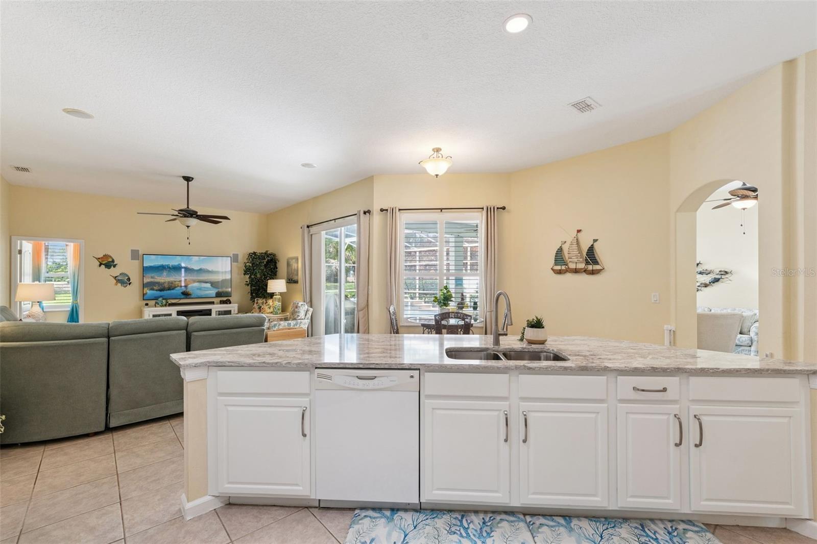 Image 17 of 57 For 331 North Hampton Dr