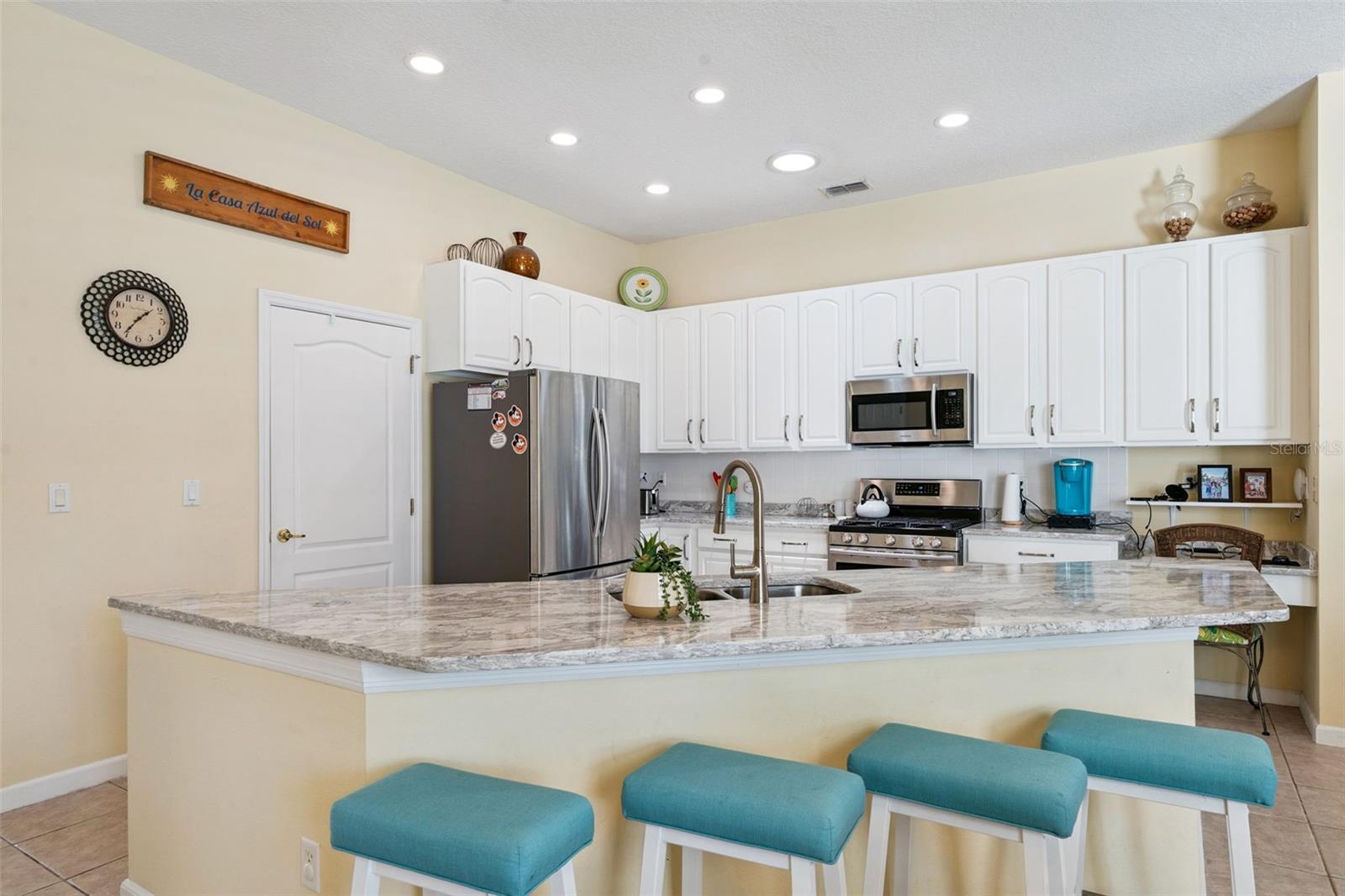 Image 20 of 57 For 331 North Hampton Dr