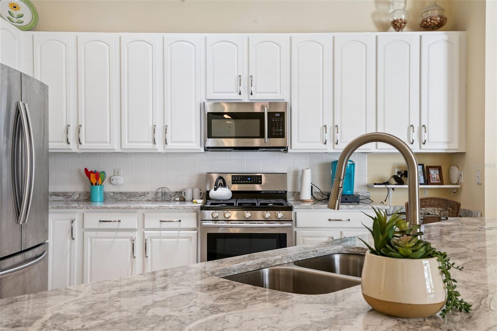 Image 22 of 57 For 331 North Hampton Dr