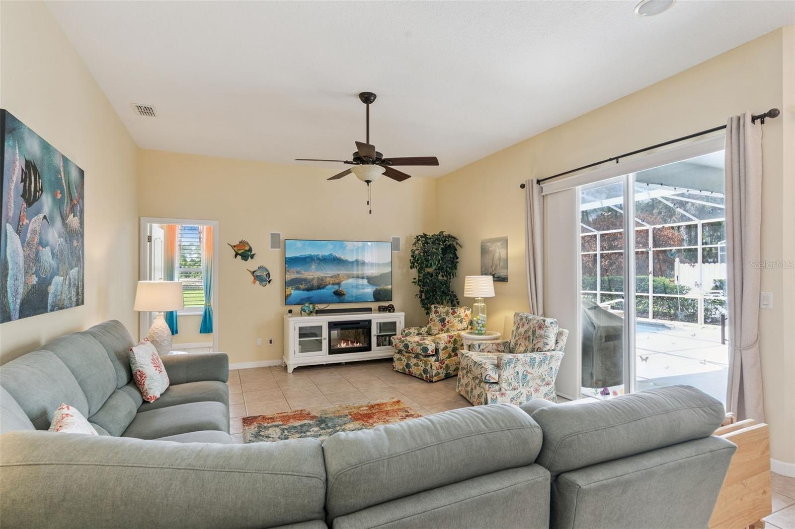 Image 27 of 57 For 331 North Hampton Dr