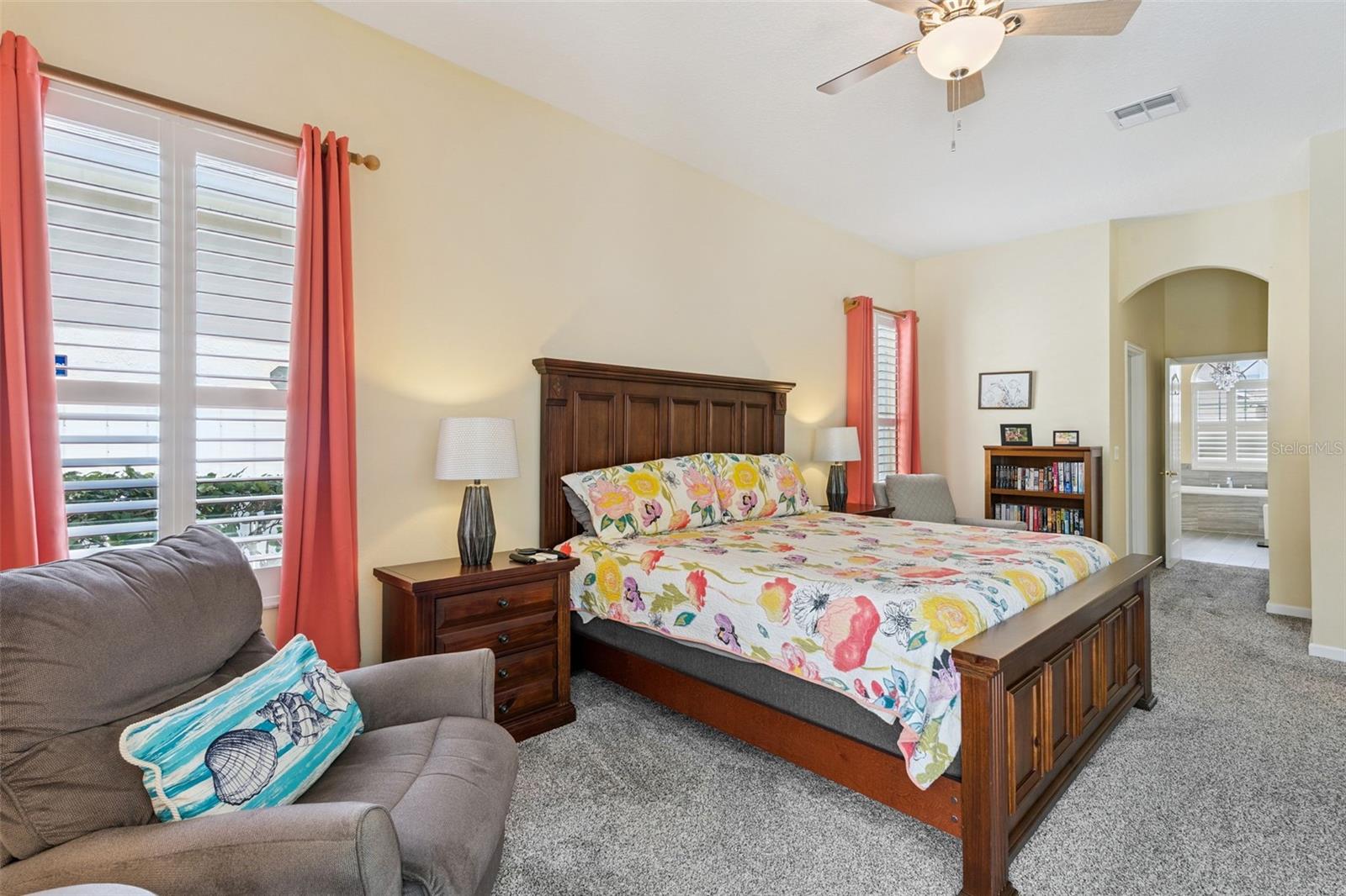 Image 28 of 57 For 331 North Hampton Dr