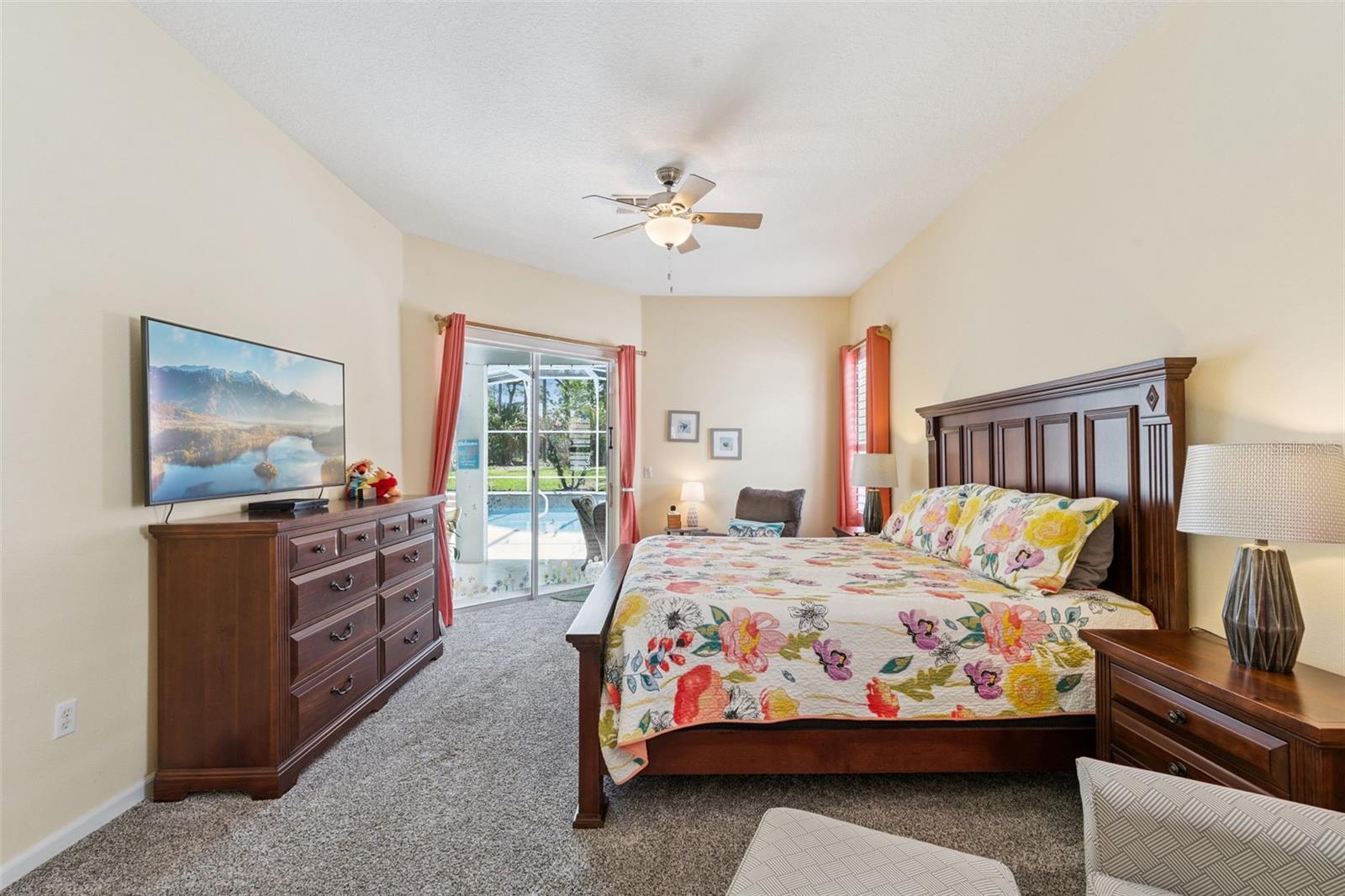 Image 29 of 57 For 331 North Hampton Dr