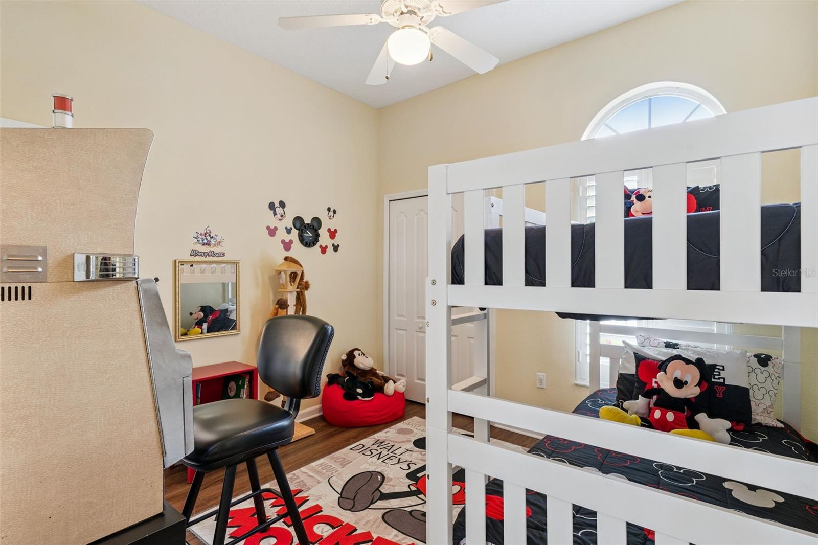 Image 35 of 57 For 331 North Hampton Dr