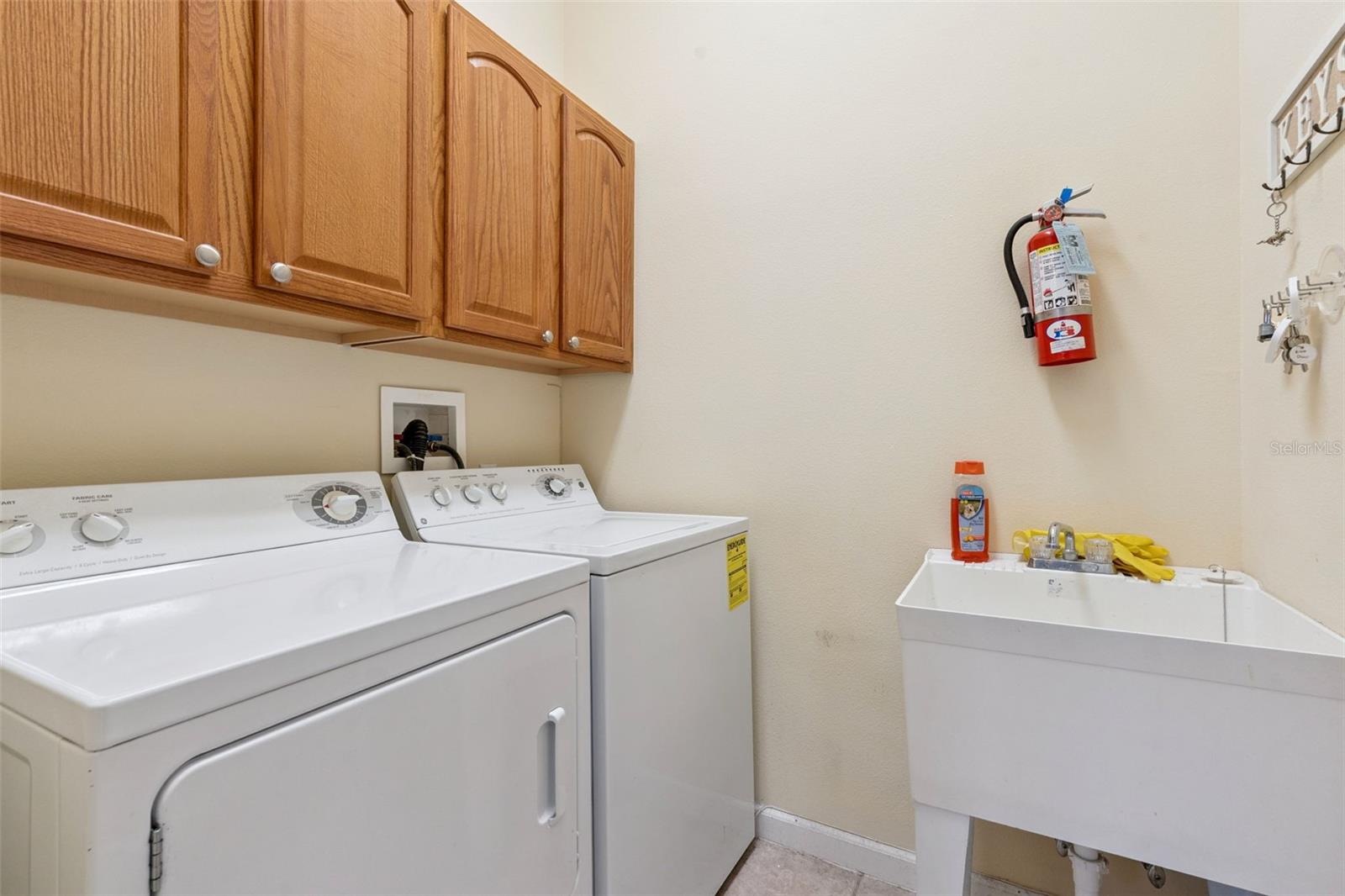 Image 42 of 57 For 331 North Hampton Dr