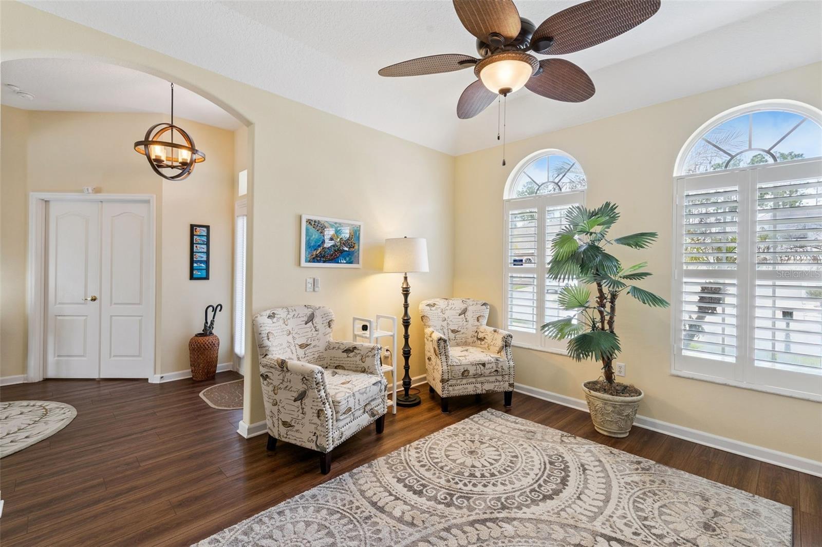 Image 8 of 57 For 331 North Hampton Dr