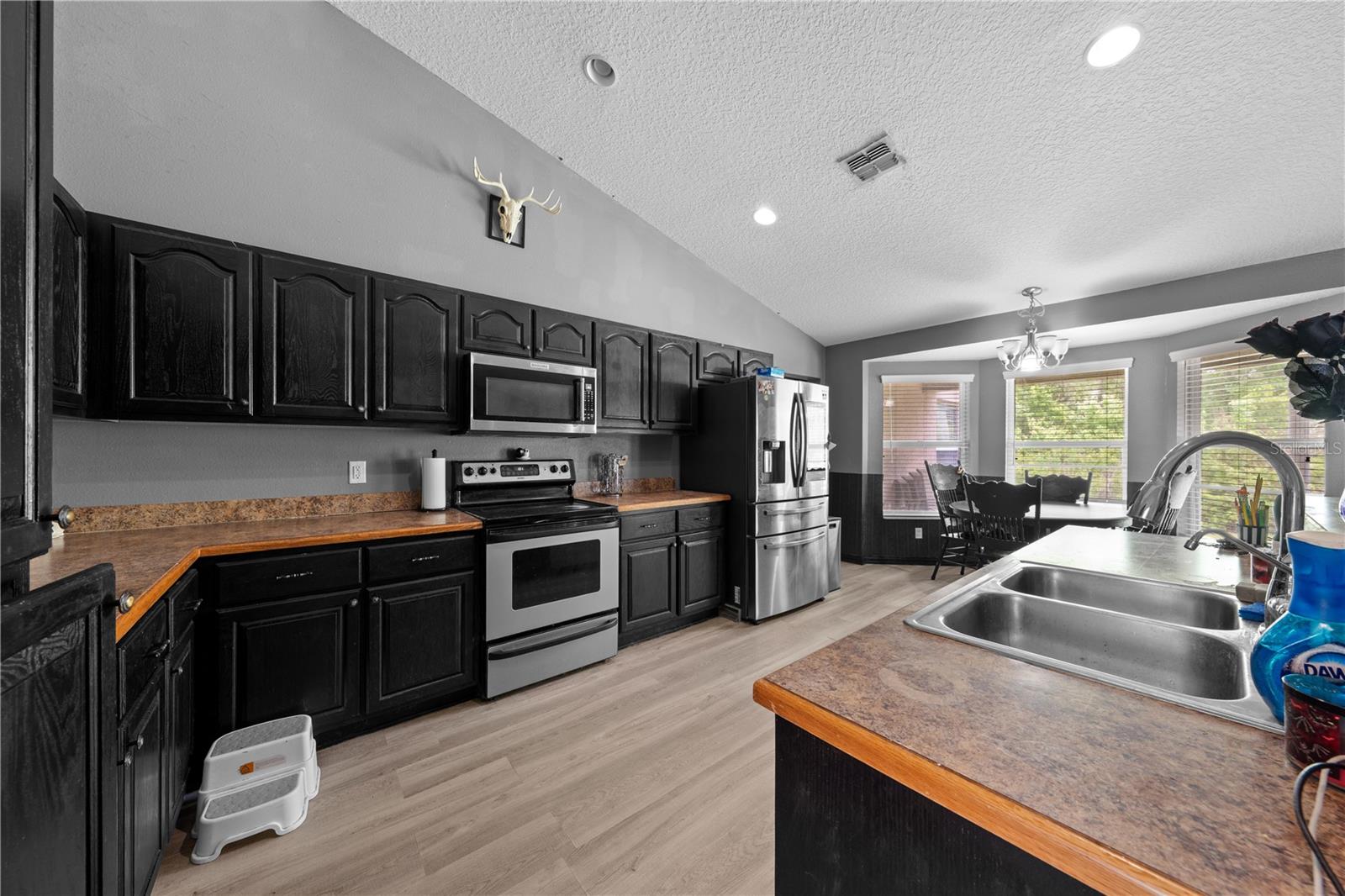 Image 16 of 33 For 1965 Mustang Court