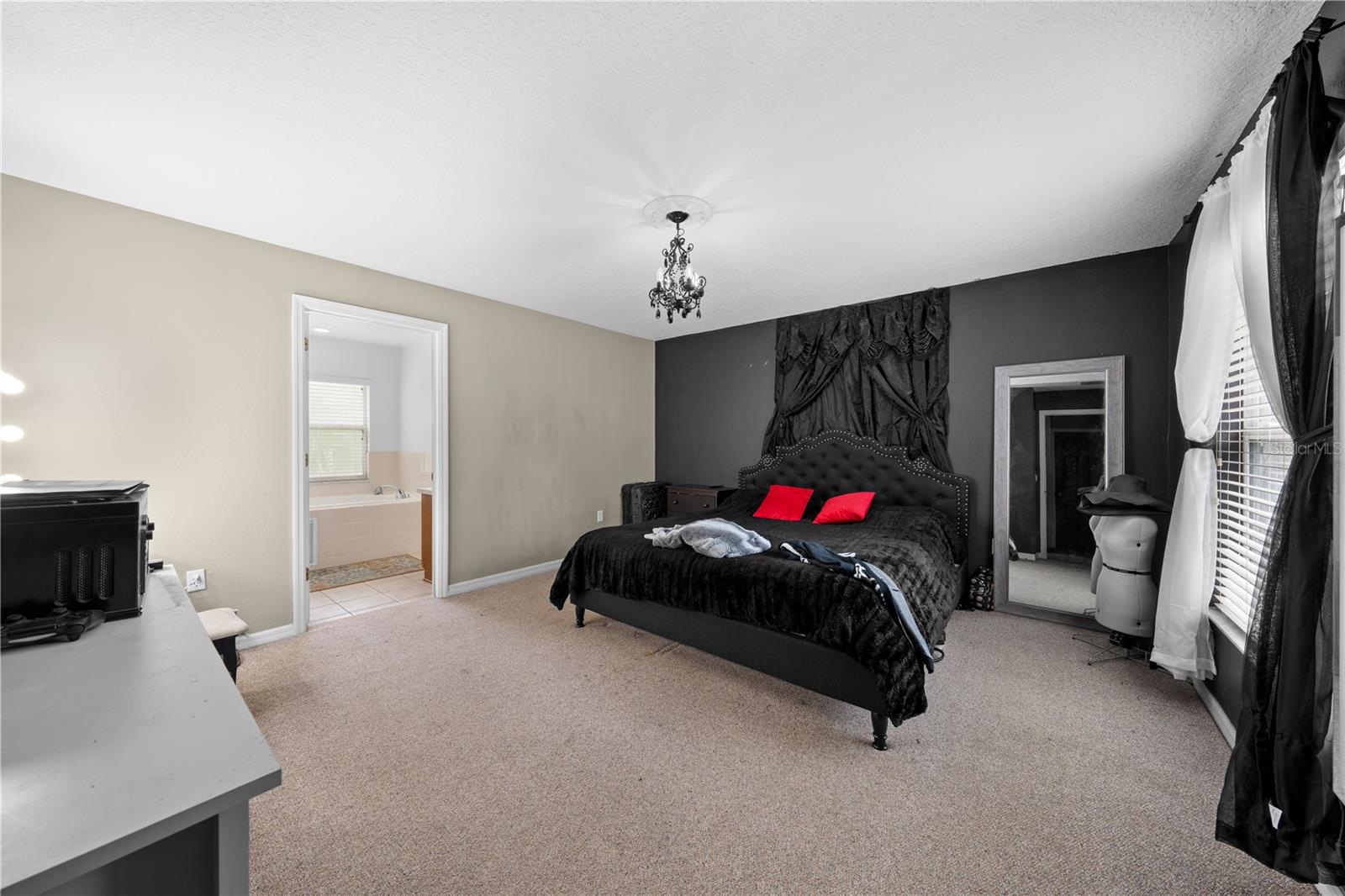 Image 18 of 33 For 1965 Mustang Court