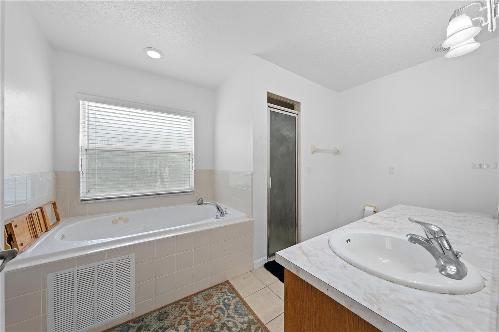 Image 19 of 33 For 1965 Mustang Court