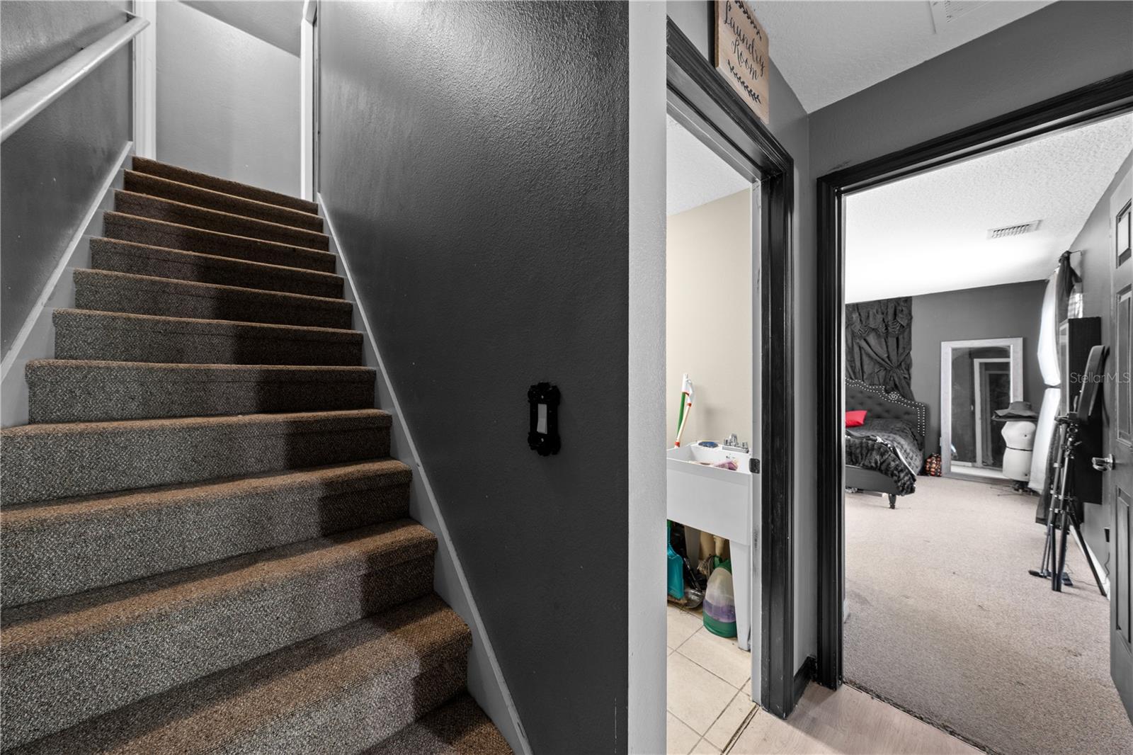 Image 23 of 33 For 1965 Mustang Court