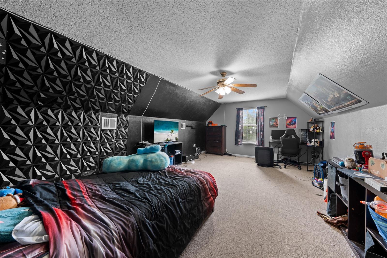 Image 24 of 33 For 1965 Mustang Court