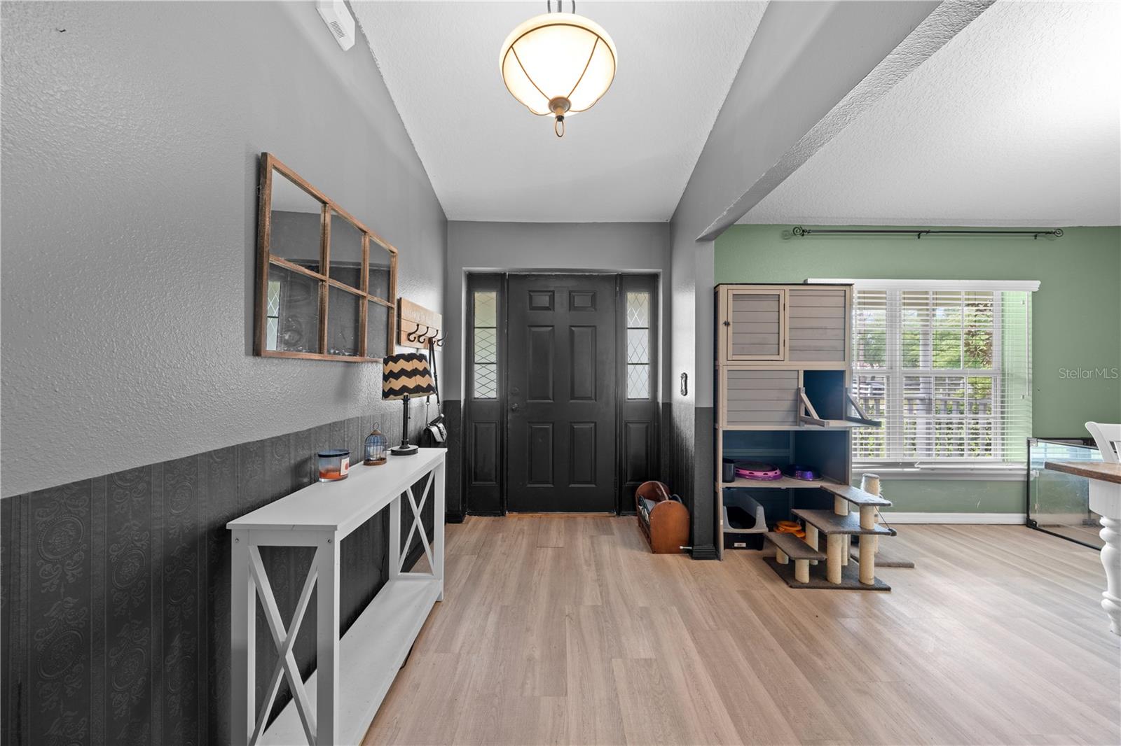 Image 5 of 33 For 1965 Mustang Court